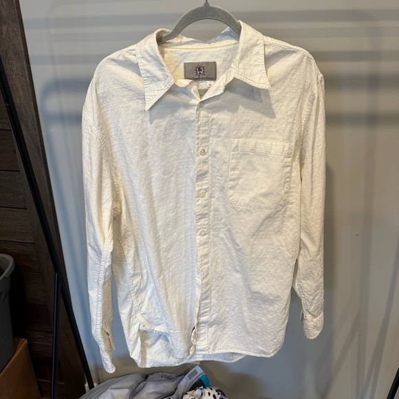 The Territory Ahead White Casual Button Down Shirt - Picture 1 of 4